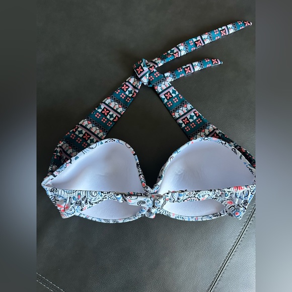 VENUS Paisley Floral Underwire Bikini Top NWT - Picture 2 of 5